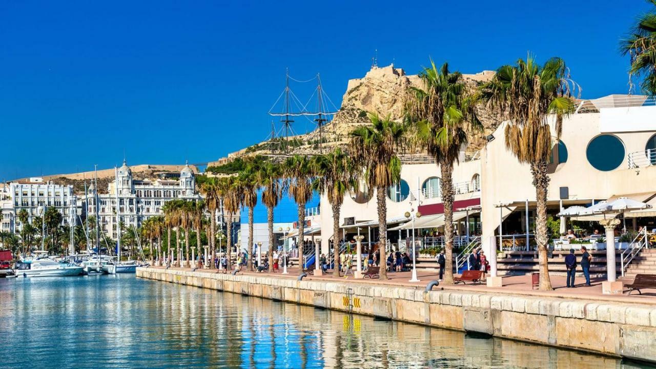 Beach, City Center And Entertainment Аликанте Экстерьер фото